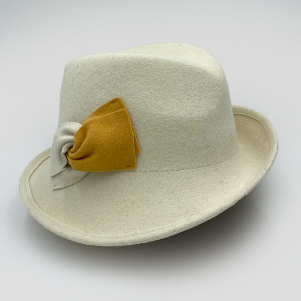 καπέλο μάλλινο εκρου ecru felt wool cloche AA9097